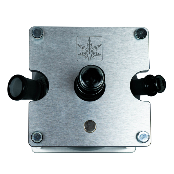 This is the Elephant Cage from Ritual Glass available at Ritual Colorado. Featuring a massive globe body this impressive water piece provides maximum vapor cooling for the perfect hit every time. Includes an aluminum cage, three connections, a trumpet mouthpiece, and whip this is a great daily driver glass piece!