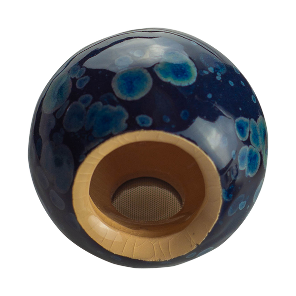 This is the VapBong Obsidian Old School Mini OAB from Jaxel's Art available at Ritual Colorado. It is an all-in-one ceramic water piece and dry herb vaporizer capable of powerful vapor and delicious flavors. Simply set the power level on the included voltage meter and after preheating load your material into the ceramic bowl, place under the heater and begin to inhale.