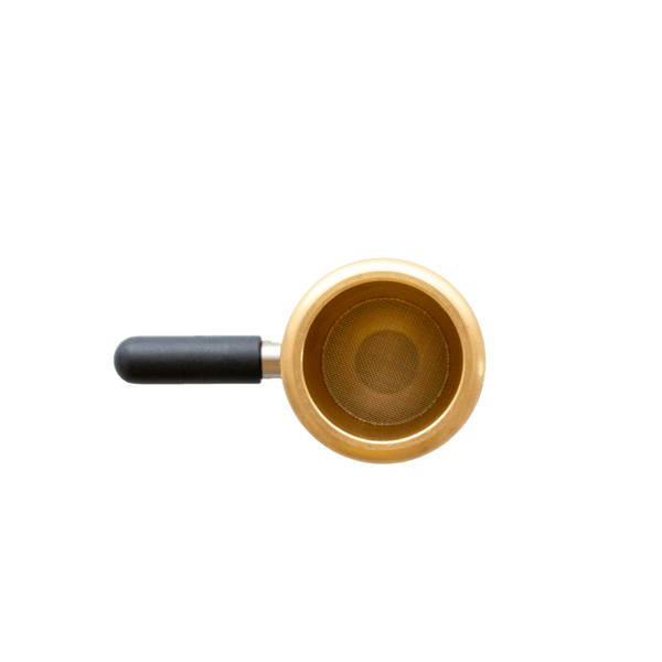 This is the Adapter XL Brass Bowl from QaromaShop available at Ritual. Available in 19mm each bowl comes with a silicone handle and holds 25.4mm screens. Compatible with all XL QaromaShop housings (Taroma XL, Qaroma XL, Staroma XL, Baroma XL). The perfect pair with your preferred XL ball vaporizer.