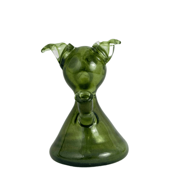 This is the Oliver ruffer rig from t_treeglass available at Ritual Colorado. It features a 10mm, 45 degree connection for easy pairing with your Dynavap and dabbing quartz. With intricate details and stunning colors these ruffers are a great addition to any heady glass collection for a great price!