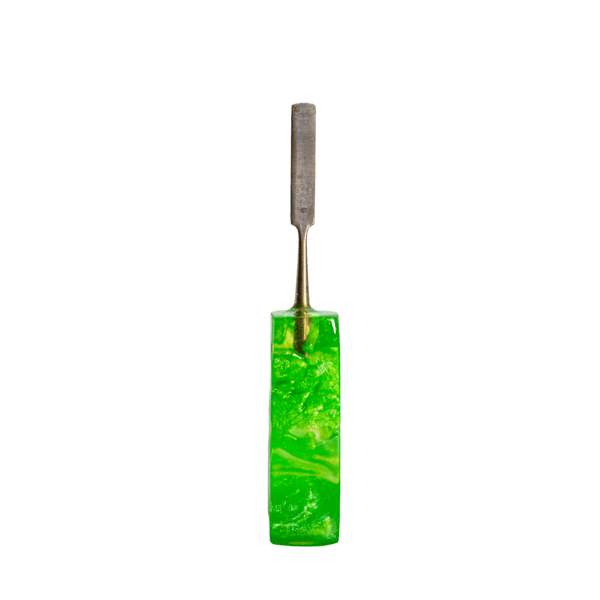 This is a flat tip dab tool from The Terp Tool Company available at Ritual. Featuring modern dabber shapes and beautiful resin handles these dab tools make for a fun and personal dabbing experience.
