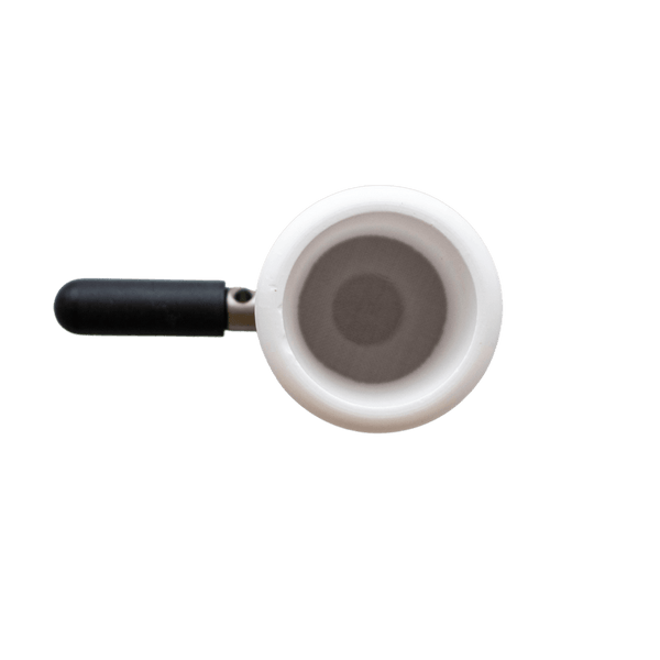 This is the Adapter XL Ceramic Bowl from QaromaShop available at Ritual. Available in 19mm each bowl comes with a silicone handle and holds 25.4mm screens. Compatible with all XL QaromaShop housings (Taroma XL, Qaroma XL, Staroma XL, Baroma XL). The perfect pairing for your preferred XL ball vaporizer.