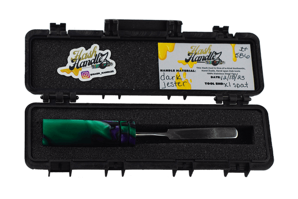 This is the Dark Jester dab tool from Hash Handlez available at Ritual Colorado. Each includes a beautiful resin dab tool, protective hard case, and a hand-written card. Check out these locally Denver-made dabber tools today!