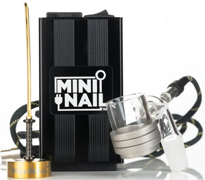 This is the complete MiniNail Kit with a black controller and quartz banger available at Ritual.