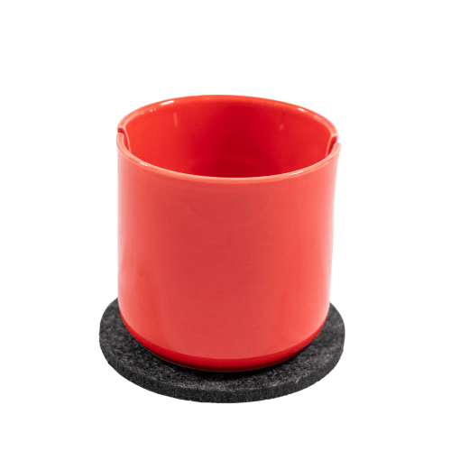 This is the Suet Jade Porcelain Stand from QaromaShop available at Ritual. Featuring notches for your heater coil this is perfect for safely storing your ball vaporizer while hot.